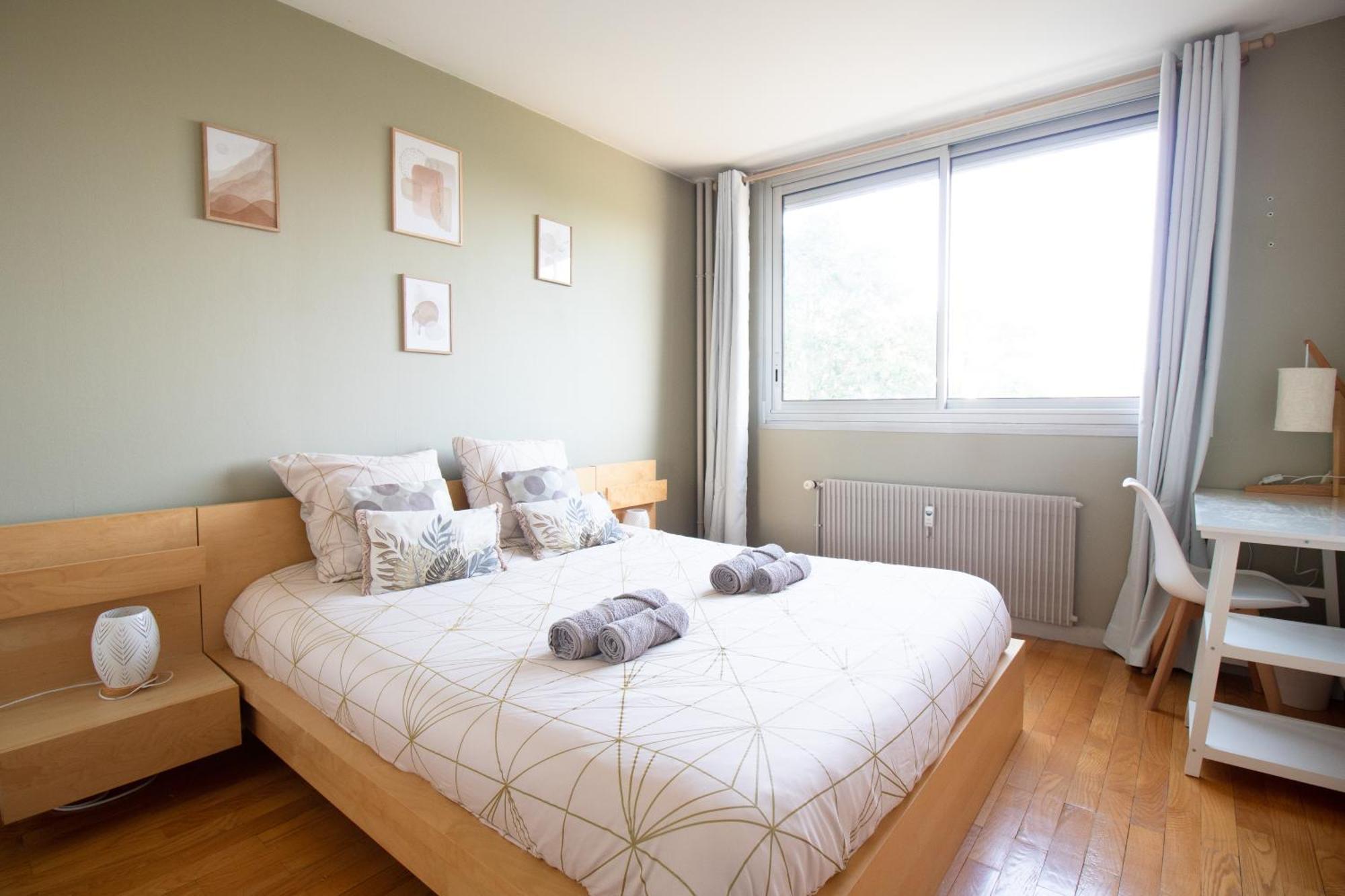 Appartement Spacieux Avec Balcon ブール・ガン・ブレス エクステリア 写真
